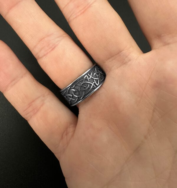 Zwei Wölfe mit Valknut – Bild 9