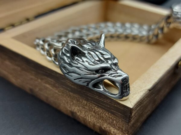 Wolfsköpfe mit vierkant Panzerkette – Bild 6