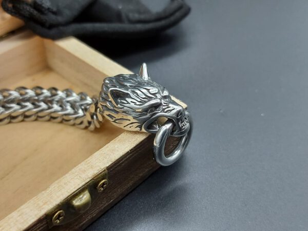 Wolfsköpfe mit vierkant Panzerkette – Bild 7